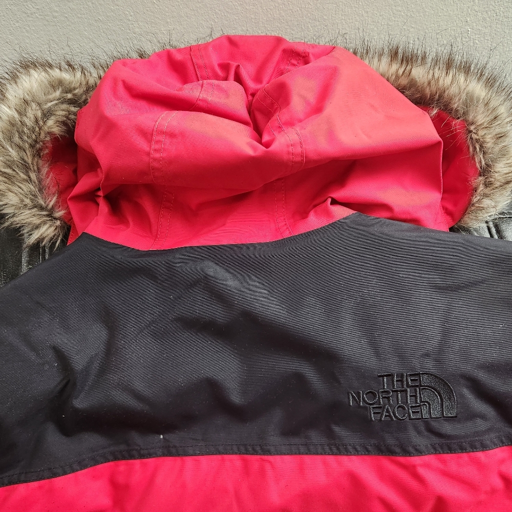 THE NORTH FACE winter coat - Picture 3 of 6